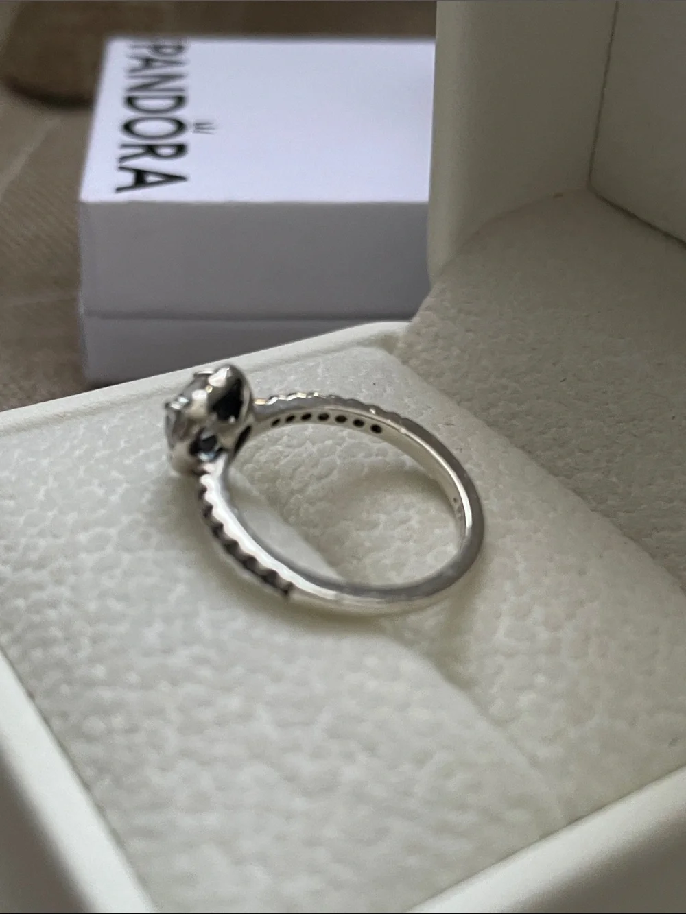 ✨Pandora Silver CZ Elevated Heart Ring✨Like New condition Size 5